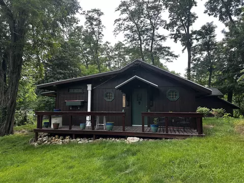 1990 Dayton Rd, Galien, MI 49113