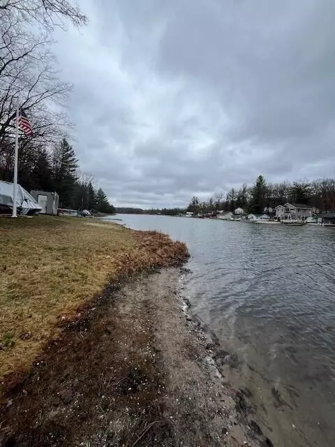 View/Area - 1003 Lake Dr, Harrison, MI 48625 photo 3 of 7