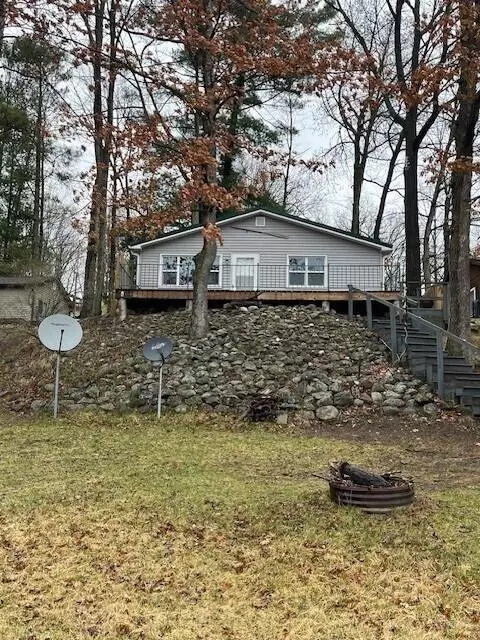 Exterior - 1003 Lake Dr, Harrison, MI 48625 photo 4 of 14