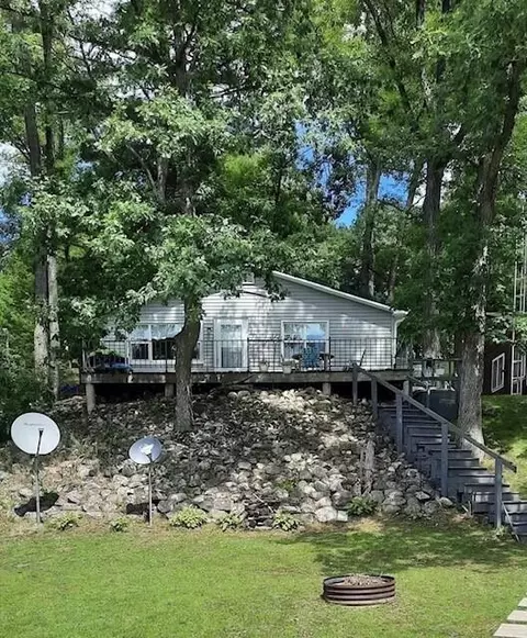 1003 Lake Dr, Harrison, MI 48625
