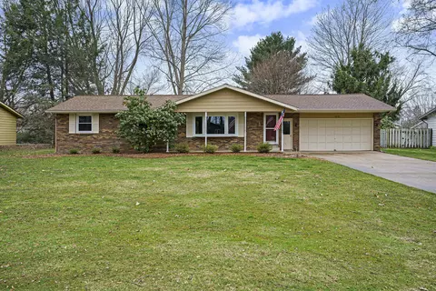 130 Wood Ave, Holland, MI 49424