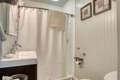 Bath - 5297 S Front St, Newaygo, MI 49337 photo 1 of 1