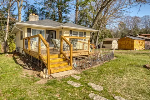 5297 S Front St, Newaygo, MI 49337