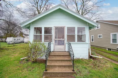528 Fern Ave, Jackson, MI 49202
