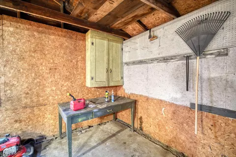 Kitchen - 528 Fern Ave, Jackson, MI 49202 photo 5 of 5