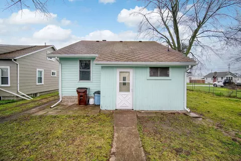 Exterior - 528 Fern Ave, Jackson, MI 49202 photo 6 of 14
