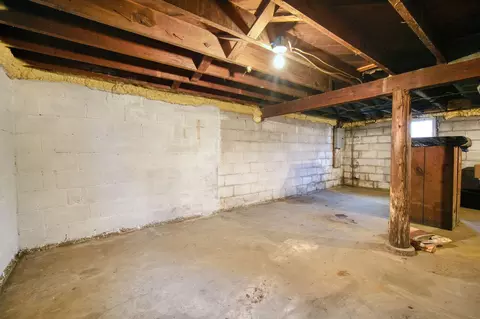Exterior - 528 Fern Ave, Jackson, MI 49202 photo 3 of 14