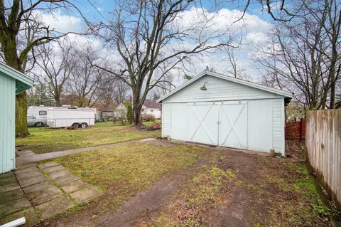 Exterior - 528 Fern Ave, Jackson, MI 49202 photo 7 of 14