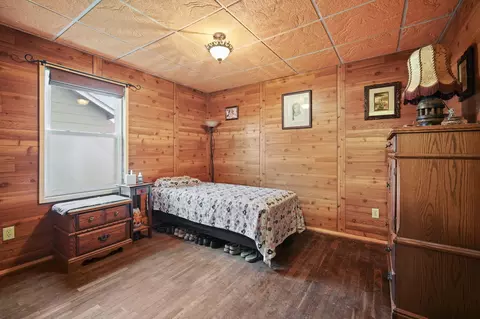 Bedroom - 528 Fern Ave, Jackson, MI 49202 photo 1 of 5