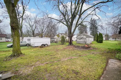 Exterior - 528 Fern Ave, Jackson, MI 49202 photo 11 of 14
