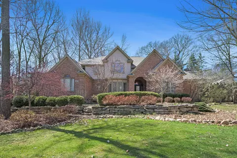 8465 Cedar Hills Dr, Dexter, MI 48130