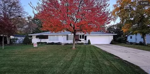 7438 Glendora Ave, Jenison, MI 49428