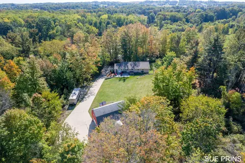 1621 Quincy St SW, Grandville, MI 49418