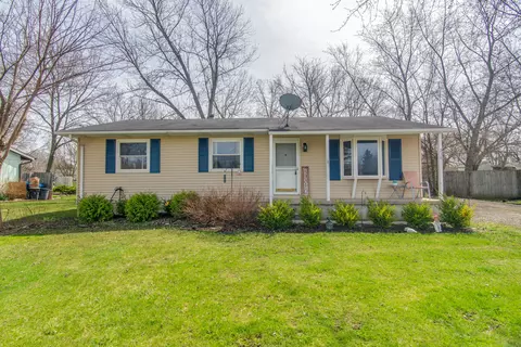 2381 W Thompson Rd, Fenton, MI 48430