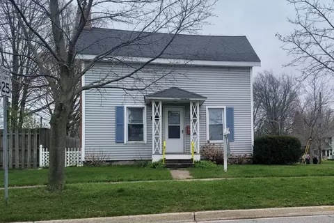 461 Indiana Ave, South Haven, MI 49090
