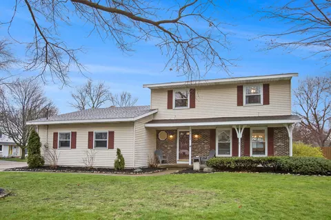 3824 Meadowood Ln SW, Grandville, MI 49418