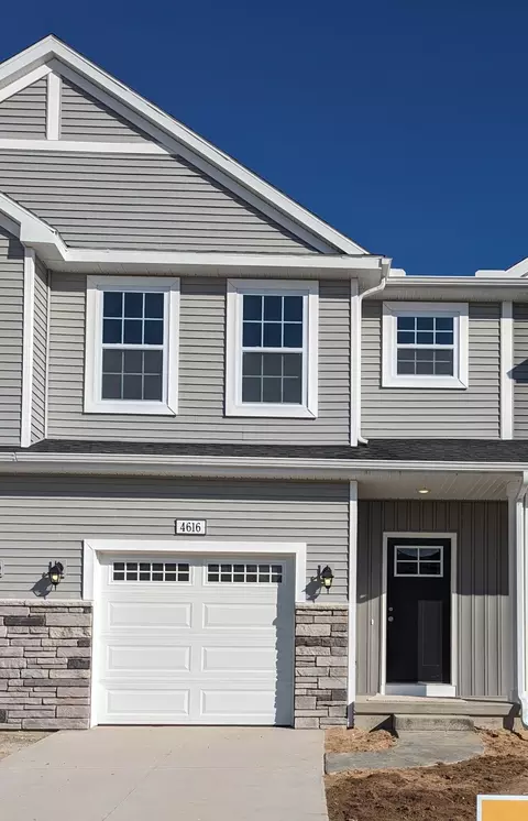 4632 Glen Haven Dr, Kentwood, MI 49512