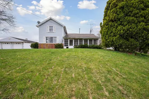 9608 Pence Hwy, Blissfield, MI 49228