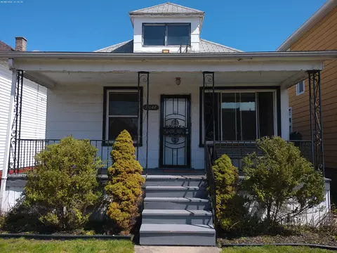 11644 Klinger St, Hamtramck, MI 48212