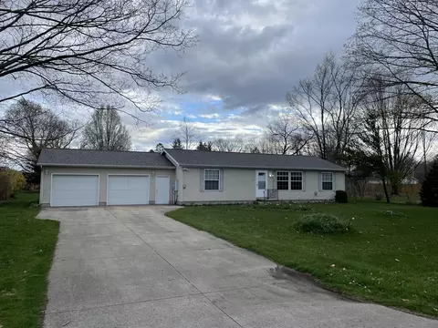 334 Delsing Rd, Benton Harbor, MI 49022