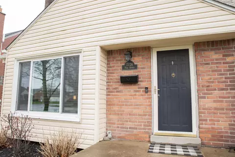 7726 Park Ave, Allen Park, MI 48101