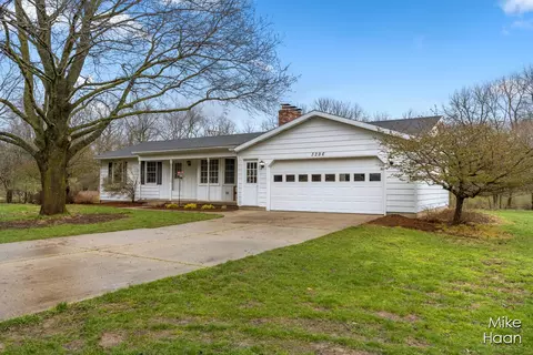 3296 Grand River Dr NE, Grand Rapids, MI 49525