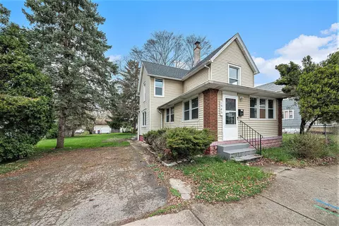 1545 Broadway Ave NW, Grand Rapids, MI 49504