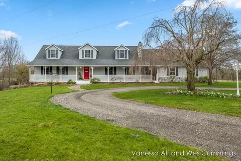 5870 11 Mile Rd NE, Rockford, MI 49341