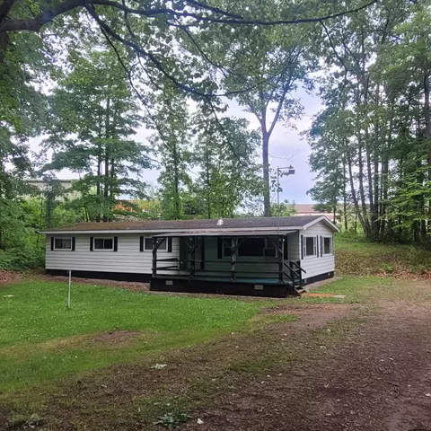 8170 Round Lake Hwy, Manitou Beach, MI 49253