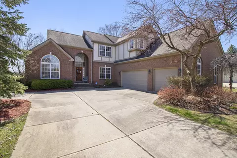 4497 Wood Duck Ct, Linden, MI 48451