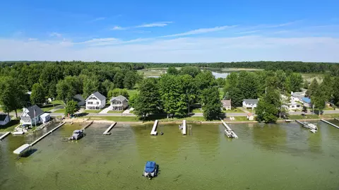 View/Area - 402 N Shore Dr, Crystal, MI 48818 photo 1 of 5