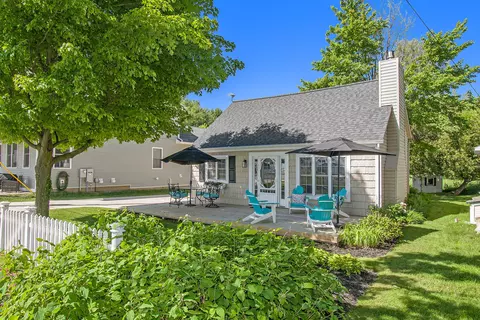 Exterior - 402 N Shore Dr, Crystal, MI 48818 photo 10 of 10