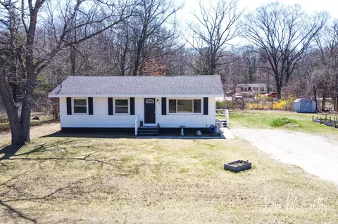 83 Cora Ave, Muskegon, MI 49445