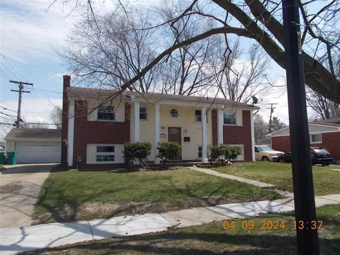 1015 Gault Dr, Ypsilanti, MI 48198