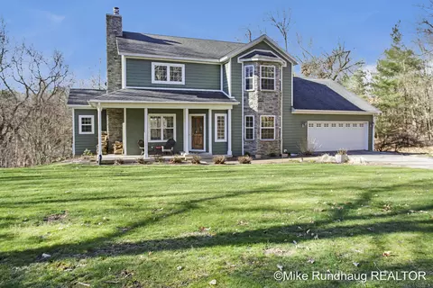2467 Oak Ridge Trl NE, Grand Rapids, MI 49525