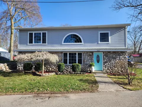 2341 Cedar Dr, Reading, MI 49274