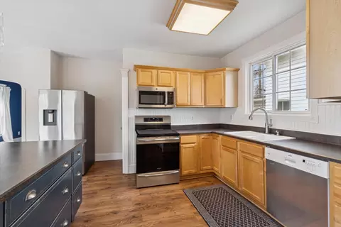 Kitchen - 515 N Pleasant St, Jackson, MI 49202 photo 1 of 8