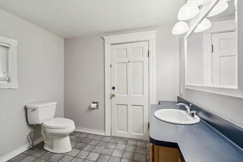 Bath - 515 N Pleasant St, Jackson, MI 49202 photo 4 of 5