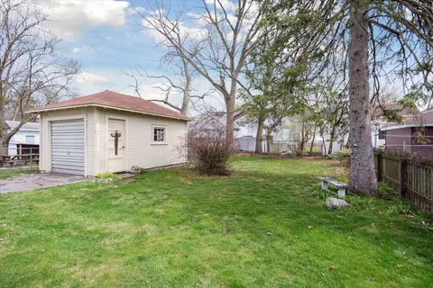 Exterior - 515 N Pleasant St, Jackson, MI 49202 photo 9 of 14