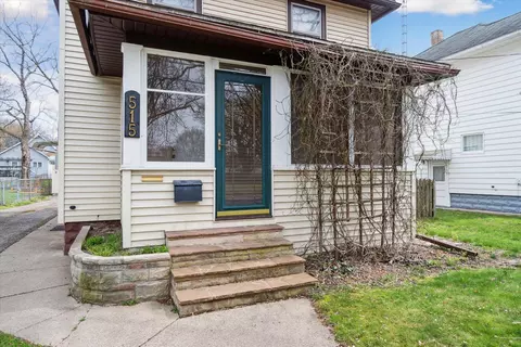 Exterior - 515 N Pleasant St, Jackson, MI 49202 photo 11 of 14