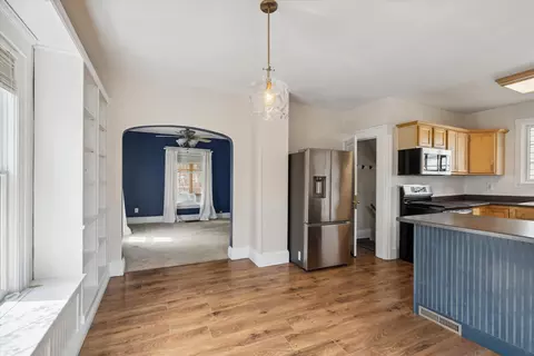 Kitchen - 515 N Pleasant St, Jackson, MI 49202 photo 7 of 8