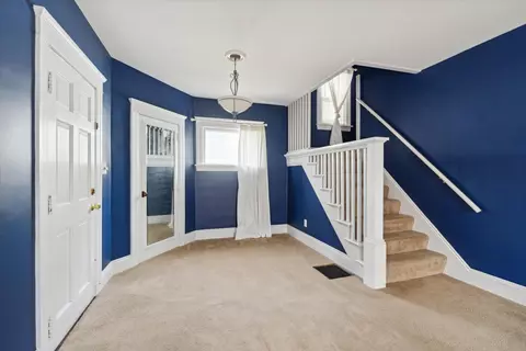 Entry Way - 515 N Pleasant St, Jackson, MI 49202 photo 3 of 5