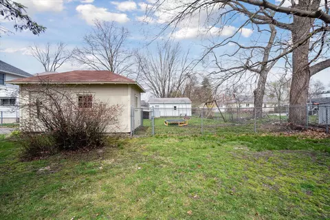 Exterior - 515 N Pleasant St, Jackson, MI 49202 photo 10 of 14