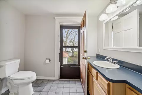 Bath - 515 N Pleasant St, Jackson, MI 49202 photo 2 of 5