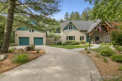 3232 Bent Tree Rdg NE, Rockford, MI 49341