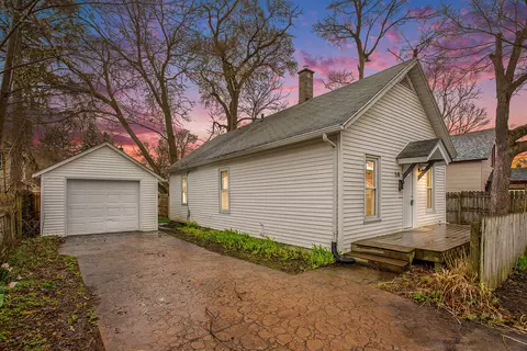 516 Brenner St NE, Grand Rapids, MI 49505