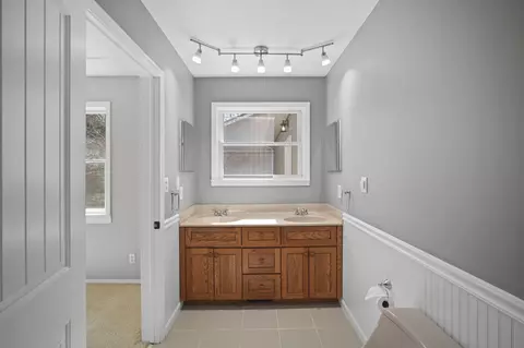 Bath - 8017 Lakeshore Blvd, Jackson, MI 49201 photo 3 of 8