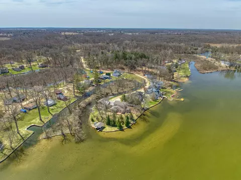 View/Area - 8017 Lakeshore Blvd, Jackson, MI 49201 photo 16 of 21