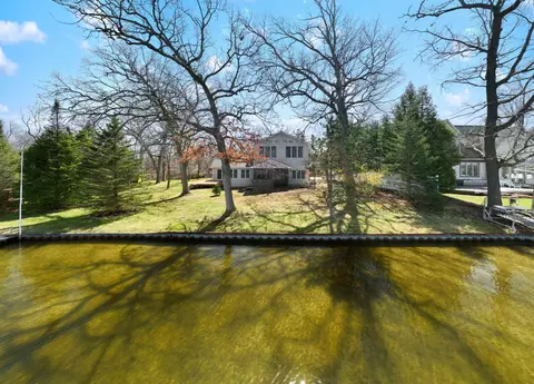 8017 Lakeshore Blvd, Jackson, MI 49201