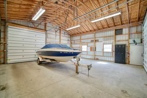 Exterior - 8017 Lakeshore Blvd, Jackson, MI 49201 photo 13 of 24